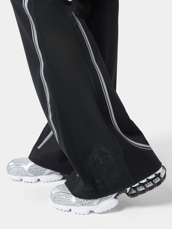 Fenggy Flared Motion Legging in Obsidian Black, a second view