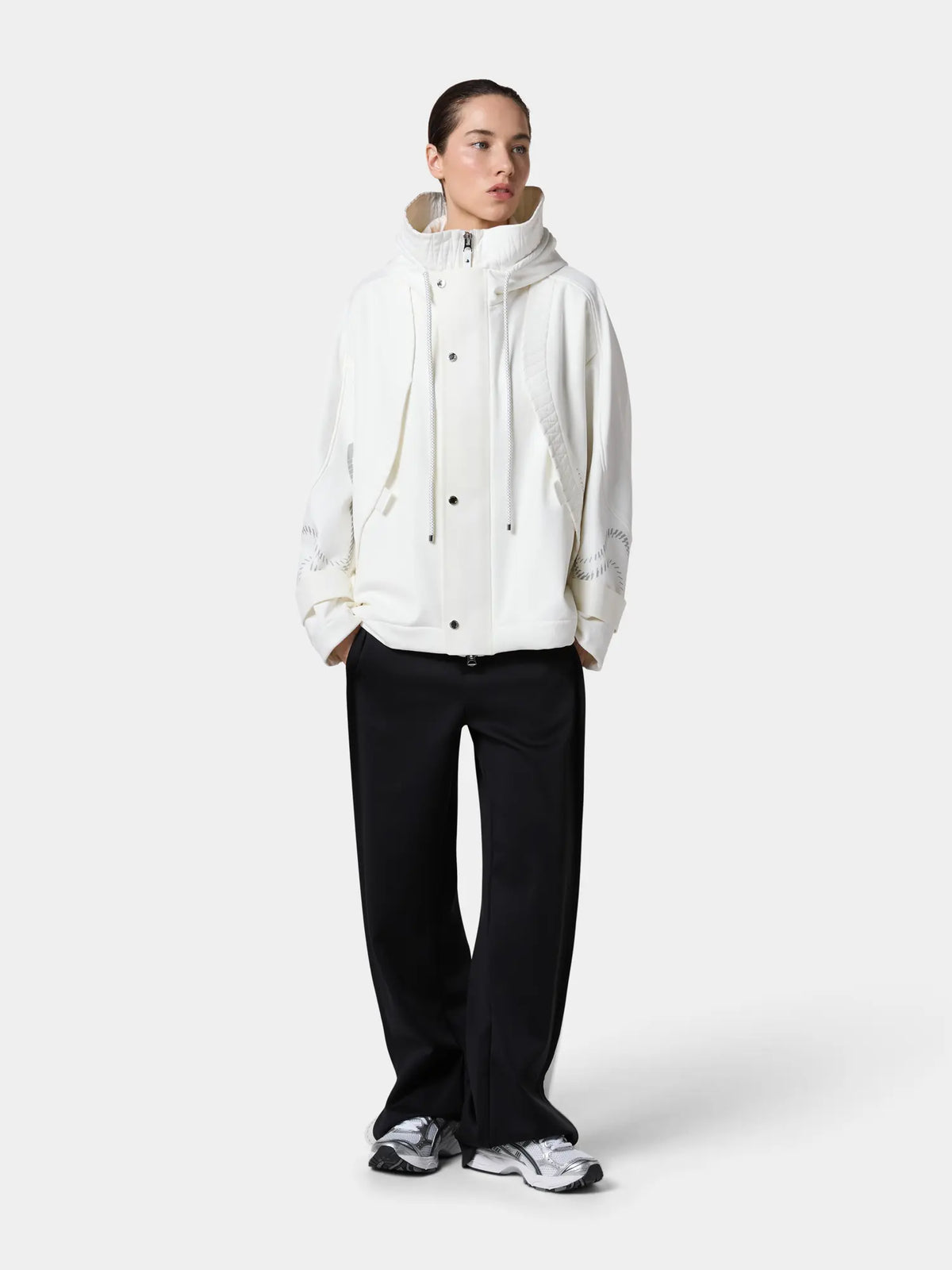 Glacier White · view 4