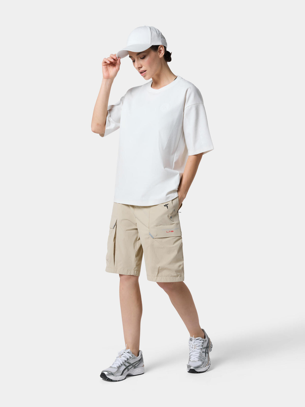 Lunar White · view 4