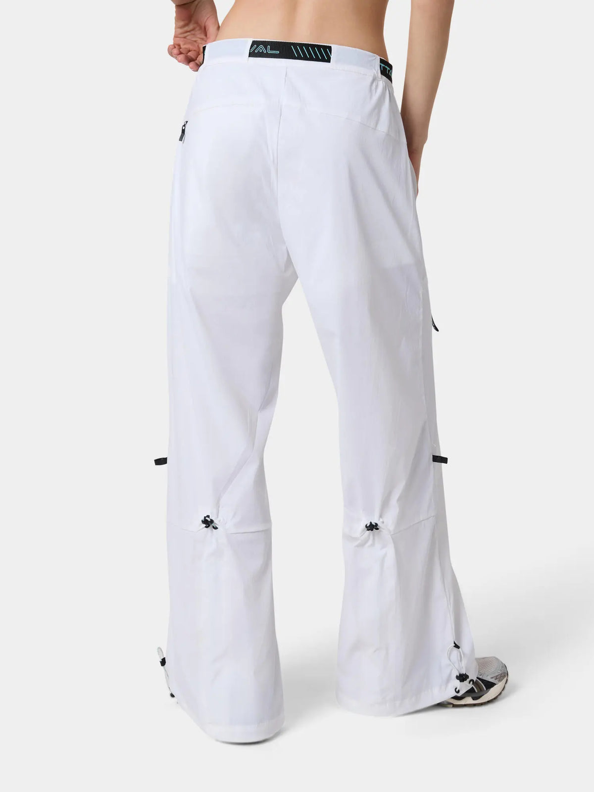 Glacier White · view 3