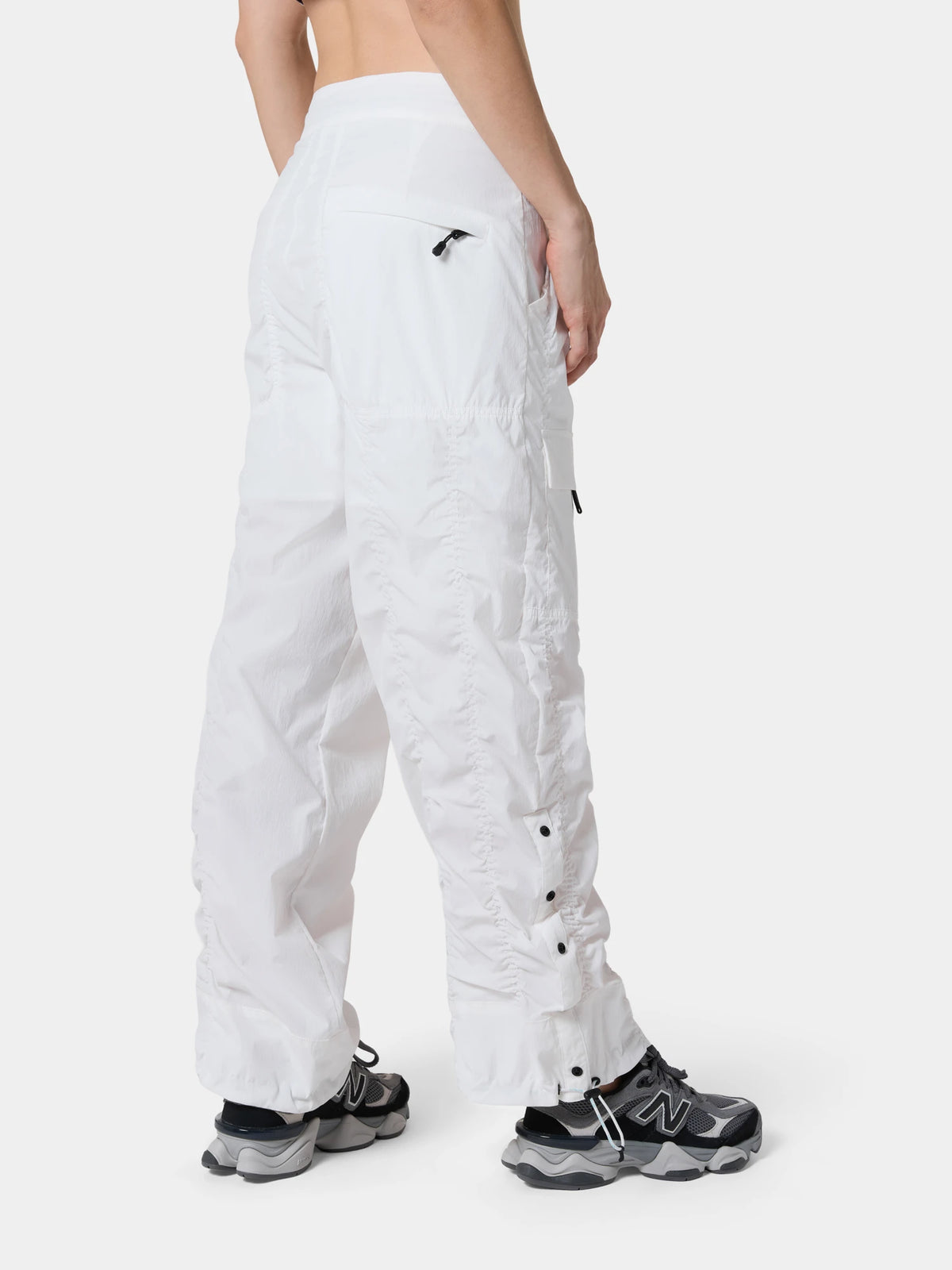 Lunar White · view 4