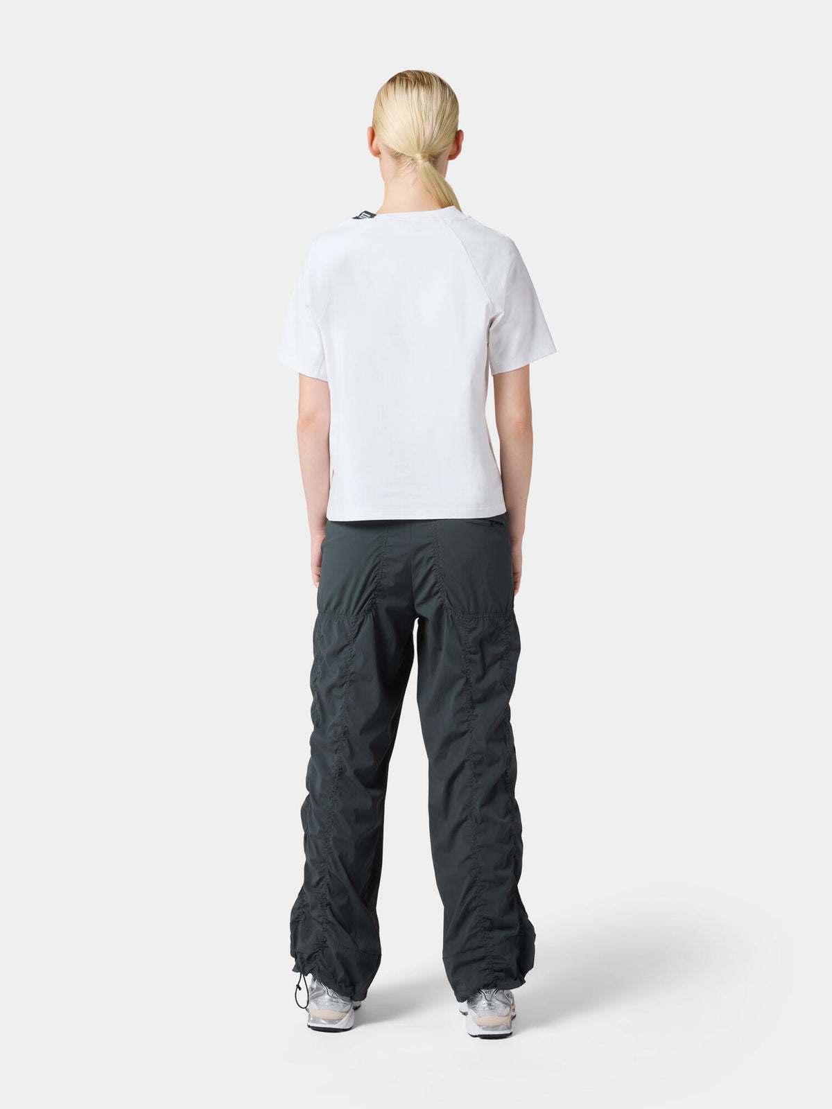 Lunar White · view 3