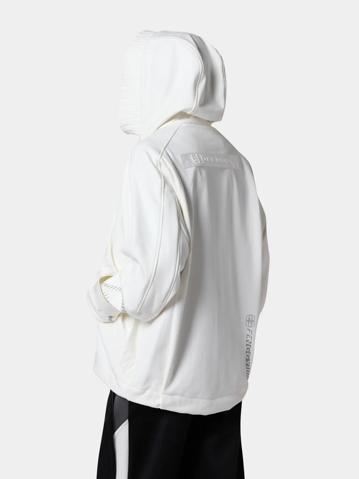 Glacier White · view 7
