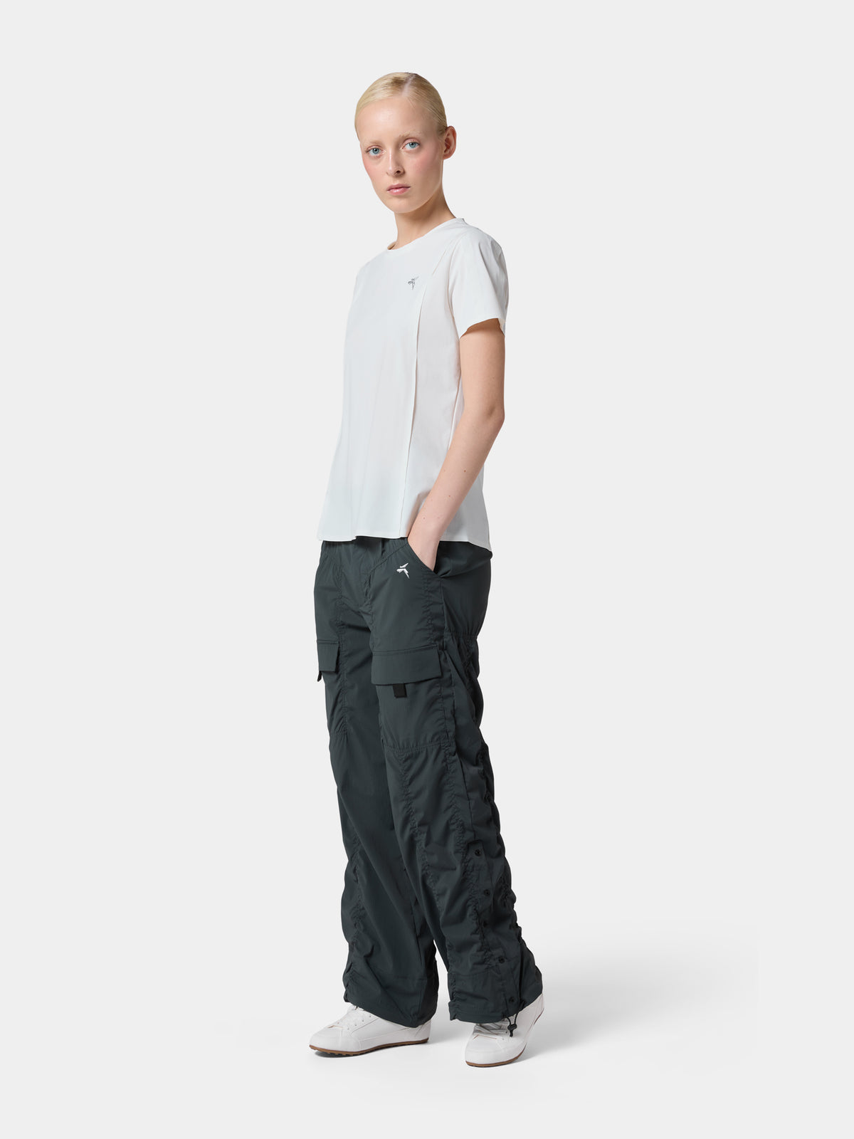 Lunar White · view 4